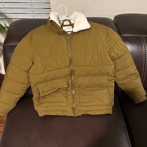 Water Resistant Jacket size xs/s Nice and warm puff coat